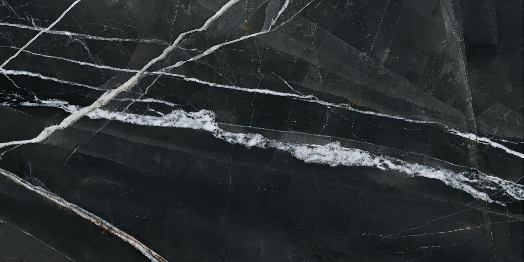 Royal Stoneworks 24X48 Regal Black Vein Vintage